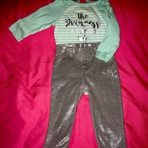 Very Cute Long Sleeve Outfit 2 piece, Sz. 6-9 months $6
